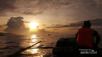 Begini Cantiknya Sunrise di Teluk Kiluan, Lampung
