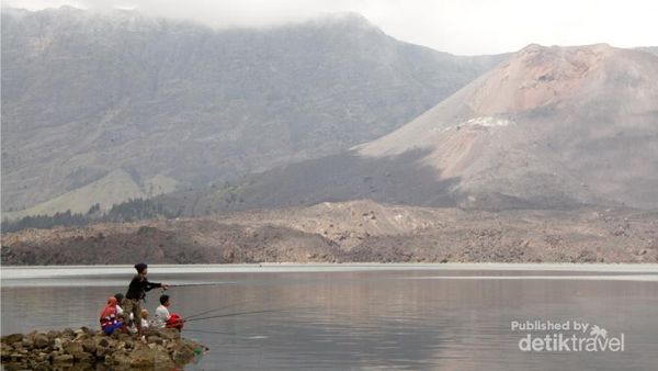 Begini Cara Bersenang-senang di Segara Anak, Rinjani