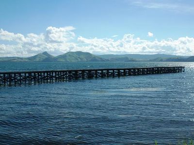 Begini Caranya Menikmati Pesona Danau Sentani