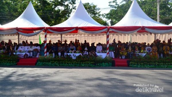Begini Kemeriahan Karnaval Festival Keraton Nusantara 2015