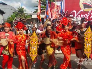 Begini Meriahnya Parade Cap Go Meh Singkawang 2018