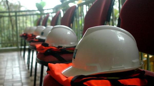 Begini Rasanya Sehari Jadi Penambang Emas
