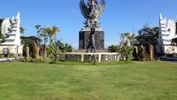 Beginilah Pantai Dreamland di Bali Saat Sepi