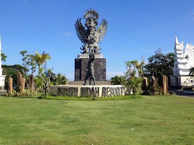 Beginilah Pantai Dreamland di Bali Saat Sepi