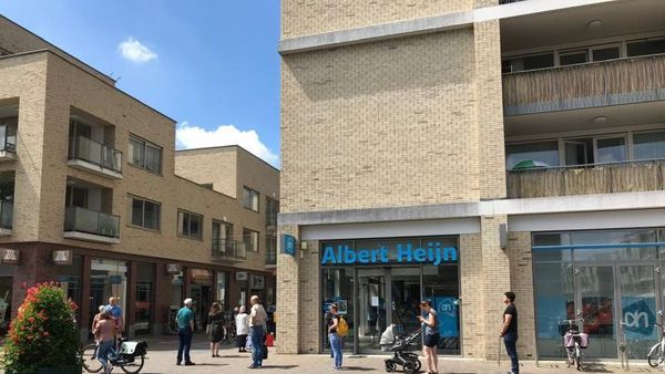 Belanda Saat Ini,  Sepi Sampai Masuk RS Pakai Kereta Dorong