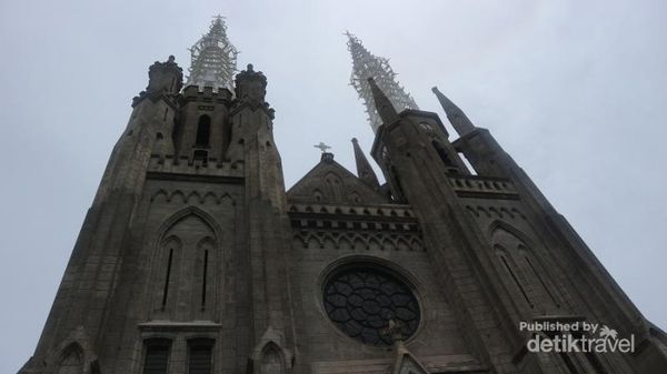 Benda-benda Bersejarah di Gereja Katedral Jakarta