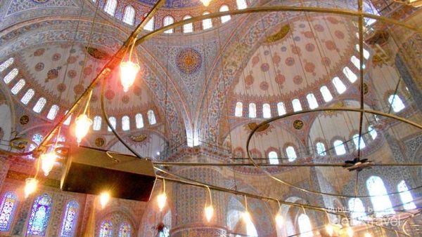 Berbagai Sisi Blue Mosque di Istanbul yang Menakjubkan