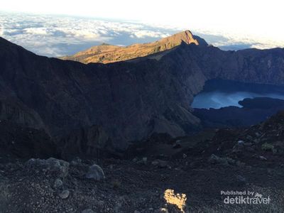 Berbagai Sisi Memesona Gunung Rinjani