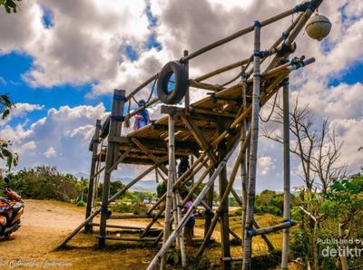 Berbagai Sisi Pantai Kelingking yang Mendunia