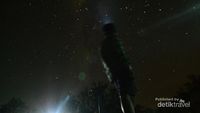 Berburu Bintang di Puncak Guntur