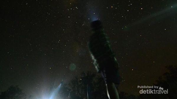 Berburu Bintang di Puncak Guntur