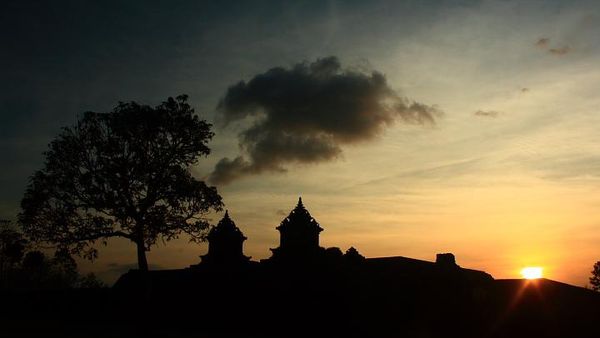 Berburu Senja di Candi Barong, Yogyakarta