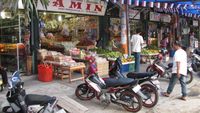 Berburu Souvenir dan Jajanan di Pontianak