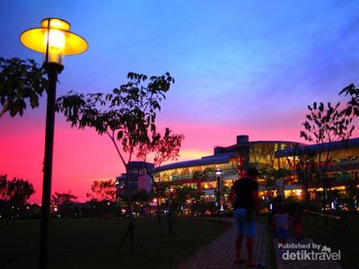 Berburu Sunset Spektakuler di Kawasan Bintaro, Tangsel