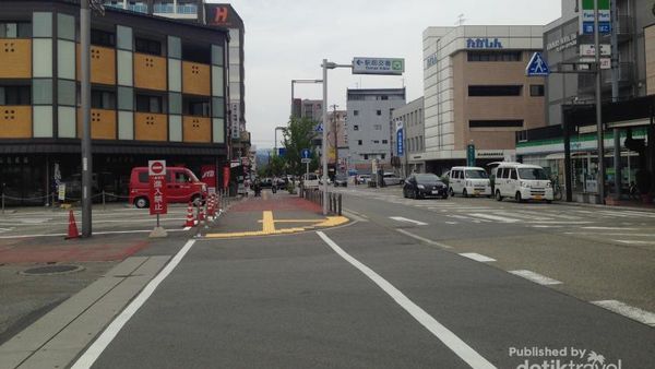 Bersepeda Keliling Kota Tua Takayama Jepang, Seru!