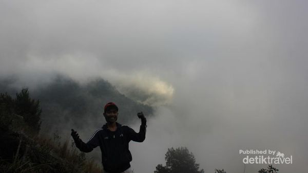Bertualang Taklukan Gunung Guntur di Garut