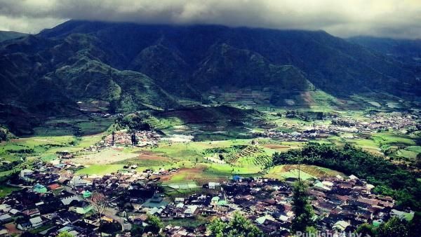 Berwisata di Dataran Tinggi Dieng