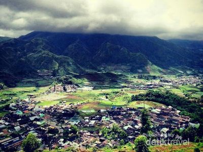 Berwisata di Dataran Tinggi Dieng