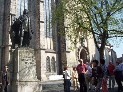 Berziarah ke Makam Bach