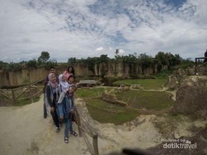 Besok Minggu ke Kandang Godzilanya Tangerang Yuk!