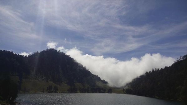 Bisa! Libur Lebaran Sambil Naik ke Ranu Kumbolo di Semeru