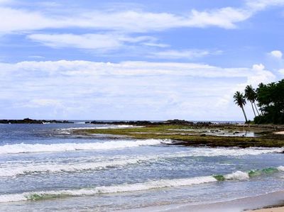 Brum! Serunya Menggeber Motor di Pantai Sawarna, Banten