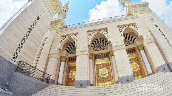Bukan di Nabawi, Tapi Ini Masjid Suciati