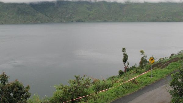 Bukan Pemandangan Biasa di Danau Bawah, Sumatera Barat