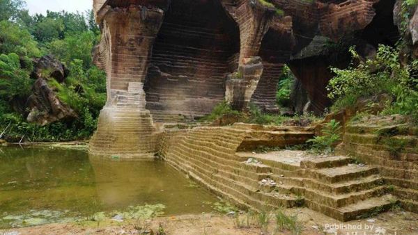 Bukit Kapur yang Jadi Primadona di Madura