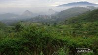 Bukit Karst di Citatah, Keren Banget!