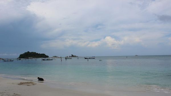 Bukti Pulau Belitung Tak Kalah Cantik dari Maladewa