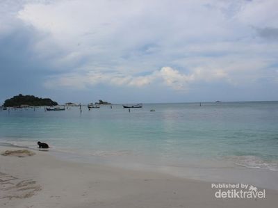 Bukti Pulau Belitung Tak Kalah Cantik dari Maladewa