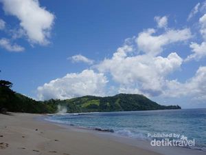 Butuh Vitamin Sea? Yuk, Intip Cantiknya Pantai Indonesia