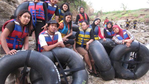 Byur! Menjajal Serunya Rafting di Sungai Oya, Yogya