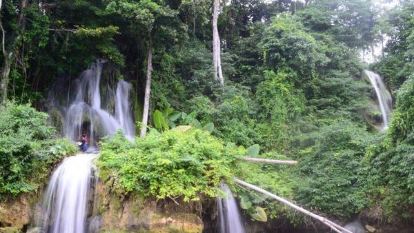 Camping Seru di Dekat Air Terjun Bahoumumpa, Morowali