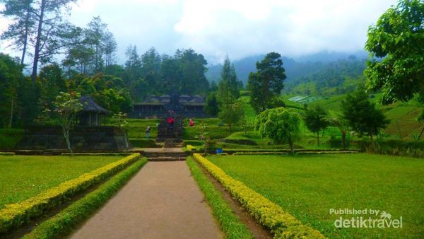 Candi Cetho, Serasa di Atas Awan