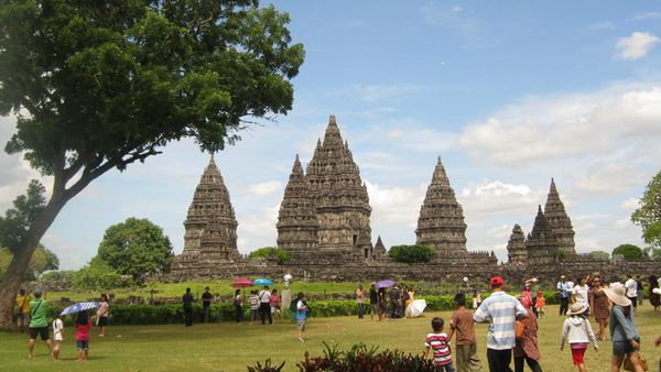 Candi Prambanan Tetap Memukau