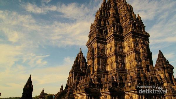 Candi Prambanan, yang Klasik & Tetap Memesona di Yogyakarta
