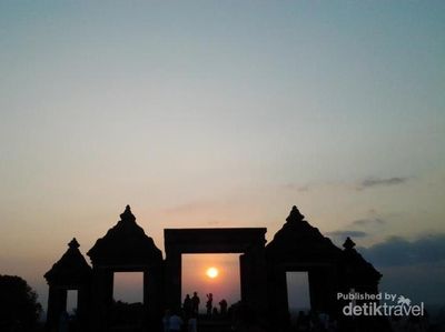 Candi Ratu Boko, Tempat Sempurna Abadikan Sunset di Yogyakarta