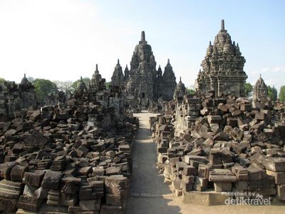 Candi Terbesar Kedua Indonesia Setelah Borobudur, Sewu