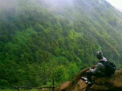 Cantiknya Golden Sunrise Puncak Sikunir