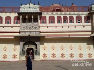 Cantiknya Istana Kota Jaipur yang Bernuansa Pink