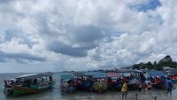 Cantiknya Pantai di Pulau Lengkuas Belitung