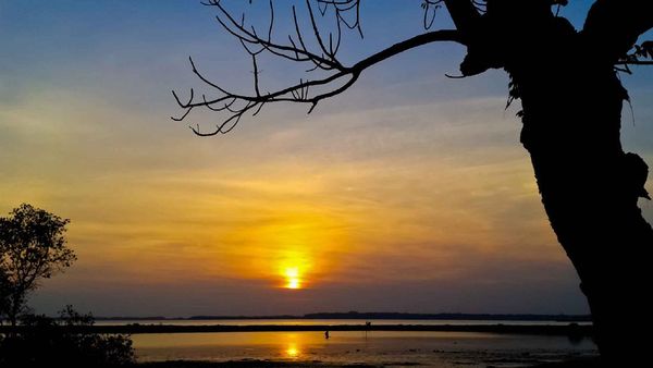 Cantiknya Pantai Sembilangan dari Puncak Mercusuar