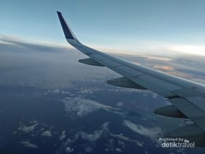 Cantiknya Sorong dari Sayap Pesawat