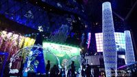 Cantiknya Warna-warni Hiasan Natal di Orchard Road, Singapura