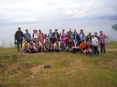 Cara Lain Menikmati Danau Toba: Naik Kapal dari Balige!