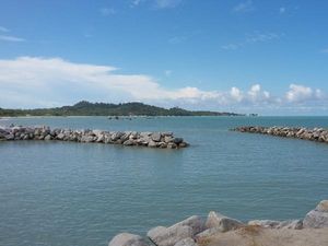 Cuma di Bangka, Ada Pantai Berdinding