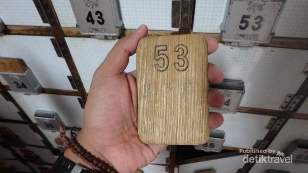 Cuma di Jepang, Kunci Loker Pakai Potongan Kayu!