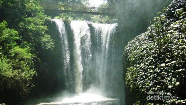 Curug Omas, Air Terjun Keren Dekat Tebing Karaton